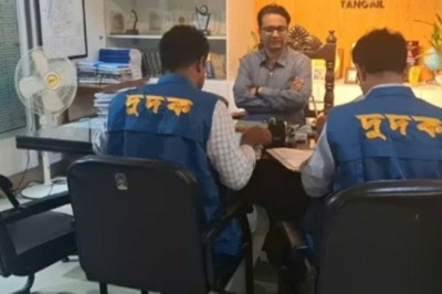 টাঙ্গাইলে এলজিইডিতে দুদকের অভিযান