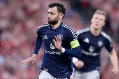 ফাইনালে এক পা ম্যানচেস্টার ইউনাইটেডের