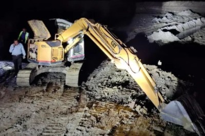 মাটি বিক্রির দায়ে দুইজনের কারাদণ্ড